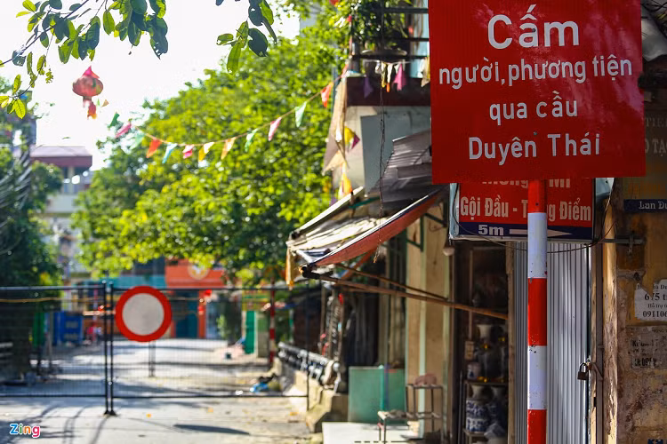 14 chốt cứng còn lại được dựng lên ở các vị trí: Cầu Đại học Vân Canh; cầu sông Đáy; cầu cạnh hồ câu sông Đáy; cầu Lại Dụ; cầu Mai Lĩnh cũ; Đồng Hoàng; cầu xóm sông Cầu (cầu sắt); cầu Hoàng Xá 1, Đỗ Hà; Văn Xá; cầu cạnh CocaCola; lối lên cao tốc từ đường kênh Hồng Vân; cầu Kẹ qua kênh Hồng Vân; đê Hồng Vân. 