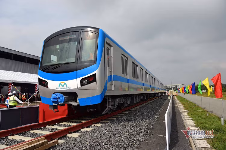 58 hoc vien lai tau metro so 1 o TP.HCM bi dung dao tao-Hinh-2