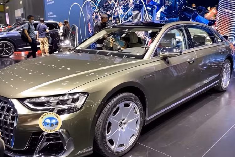 Theo như công bố từ phía Audi, A8 L vẫn như cũ là phiên bản hàng đầu trong dòng sản phẩm, sự xuất hiện của Audi A8 L Horch 2022 mới sẽ chỉ nhằm cạnh tranh với các đối thủ trong phân khúc cao cấp hơn như Mercedes-Maybach S-Class.
