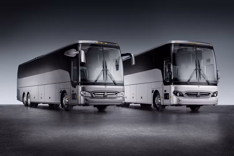 Hãng ôtô Đức vừa ra mắt bộ đôi xe buýt hạng sang mới cho thị trường Bắc Mỹ là Mercedes-Benz Tourrider Business 2022 mới và Tourrider Premium sang trọng. Hai mẫu xe buýt này được thiết kế đặc biệt, hướng đến phương tiện giao thông mặt đất hạng thương gia cho các chính trị gia hoặc các đội thể thao.