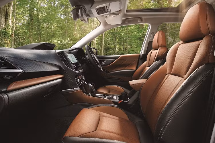 Tại thị trường Nhật Bản, Subaru Forester 2022 có 2 tùy chọn động cơ khác nhau. Đầu tiên là hệ truyền động hybrid e-Boxer dành cho bản Touring, X-Break và Advance. Hệ truyền động này bao gồm máy xăng 4 xi-lanh phẳng, hút khí tự nhiên, dung tích 2.0L, tạo ra công suất tối đa 143 mã lực tại tua máy 6.000 vòng/phút và mô-men xoắn cực đại 188 Nm tại tua máy 4.000 vòng/phút. Động cơ kết hợp với mô-tơ điện có công suất tối đa 13,4 mã lực và mô-men xoắn cực đại 65 Nm cùng cụm pin lithium-ion.