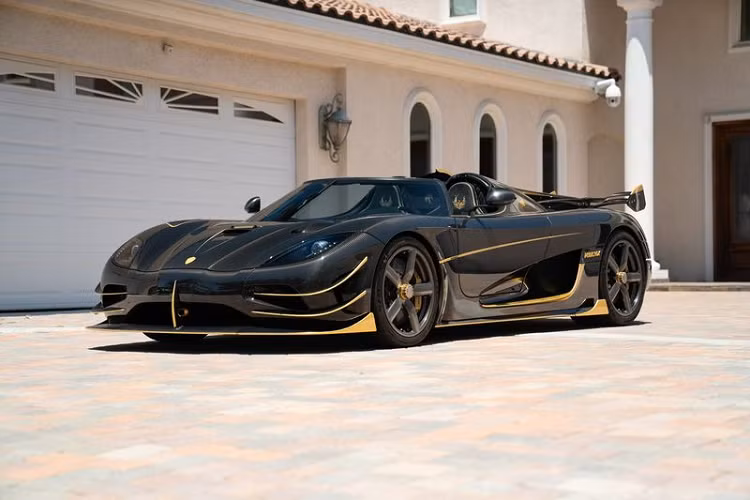Theo Pagani of Beverly Hills, Phoenix mới chỉ chạy 2.172 km nên tình trạng của xe là gần như mới.