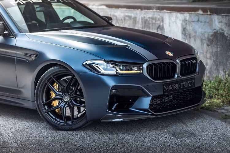 BMW MH5 GTR của Manhart sở hữu bộ mâm đúc thể thao 5 chấu kép, thiết kế mới của hãng độ đình đám Manhart với kích thước 21 inch.