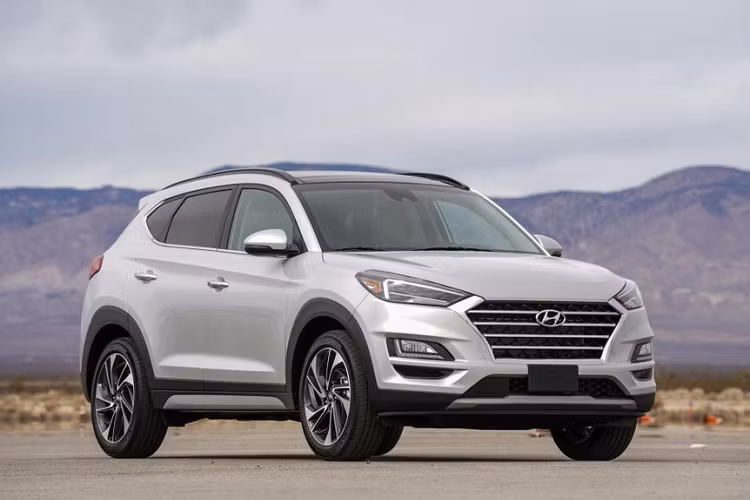 Hyundai khuyen nguoi dung nen do Tucson ngoai troi.... vi so chay