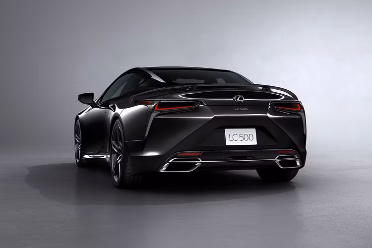 Giá xe Lexus LC 500 Inspiration Series đời 2021 là 110.420 USD (khoảng 2,6 tỷ đồng), cao thứ 2 trong số các biến thể Lexus LC 500 đang bán tại Mỹ. Đắt nhất là biến thể mui trần Convertible Inspiration giá 119.800 USD (khoảng hơn 2,7 tỷ đồng). Mẫu xe thể thao Nhật Bản được xem là đối thủ của Mercedes-Benz S-Class Coupe, BMW 8-Series...