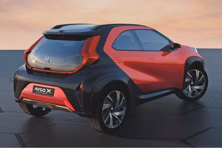 Trước đó, vào hồi tháng 3, công chúng đã được diện kiến bản concept Aygo X Prologue, cho thấy một diện mạo năng động và không kém phần cơ bắp.