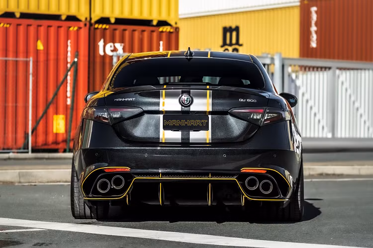 Về nguyên bản, Alfa Romeo Quadrifoglio mới sở hữu khối động cơ tăng áp kép 2,9 lít V6 từ thương hiệu Alfa Romeo đã có mức công suất đầu ra lên tới 510 mã lực và mô-men xoắn cực đại đạt mức 600 Nm. Nhờ nâng cấp bộ tăng áp hiệu năng cao, bộ làm mát Intercooler mới cũng như xe đã được tinh chỉnh lại ECU để có thể đạt mức công suất ấn tượng hoen.