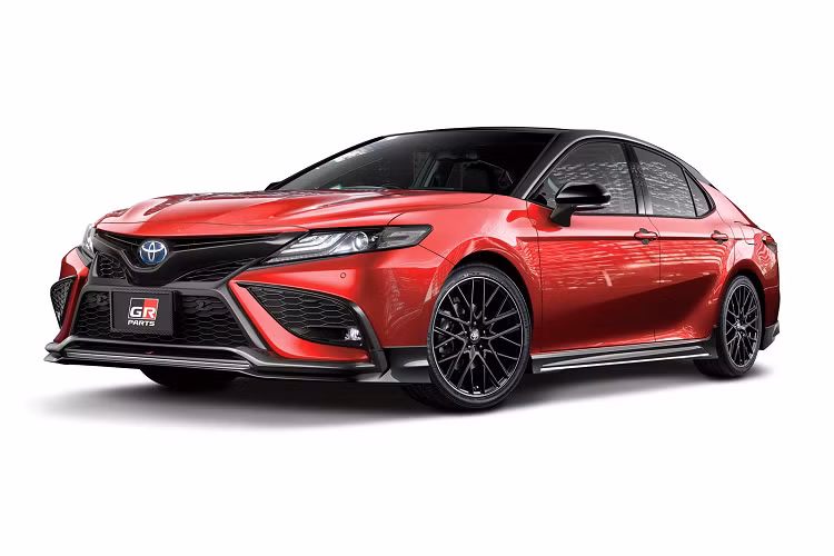 Toyota Camry 2021 moi them goi nang cap ngoai hinh 