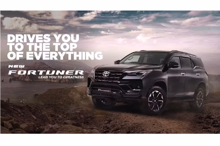 Như thông tin đã đưa, hãng Toyota mới đây đã bổ sung phiên bản GR Sport cho hàng loạt mẫu xe của mình nhằm thay thế phiên bản TRD Sportivo cũ ở thị trường Indonesia. Một trong số những mẫu xe được bổ sung phiên bản GR Sport này chính là Toyota Fortuner thế hệ mới.