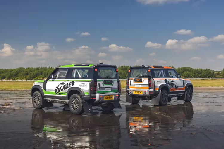 Bowler Defender Challenge sẽ ra mắt công chúng lần đầu tại Iceland Hill Rally 400 km diễn ra từ ngày 6/8 đến 8/8 tới đây. Để tham gia vào Challenge 2022, khách hàng sẽ phải bỏ ra 99.500 Bảng Anh, bao gồm chi phí đội ngũ hỗ trợ và chiếc xe. Giá trên chưa bao gồm chi phí huấn luyện, chi phí vận chuyển…