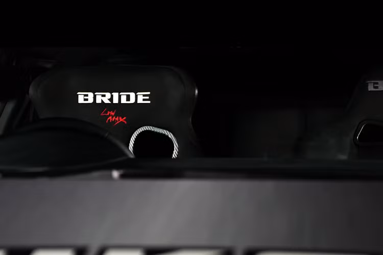 HKS vẫn chưa tiết lộ giá bán gói độ Toyota GR 86 này, nhiều khả năng mẫu Subaru BRZ mới cũng có thêm gói nâng cấp. Toyota GR 86 là phiên bản nâng cấp của mẫu Toyota 86 được ra mắt trước đây, GR 86 đã khắc phục được điểm yếu nhất của 86 là sức mạnh bằng cách trang bị cho xe khối động cơ 2.4L hút khí tự nhiên.