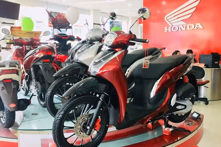 Dai dich COVID-19 bung phat, doanh so xe may Honda giam manh-Hinh-3