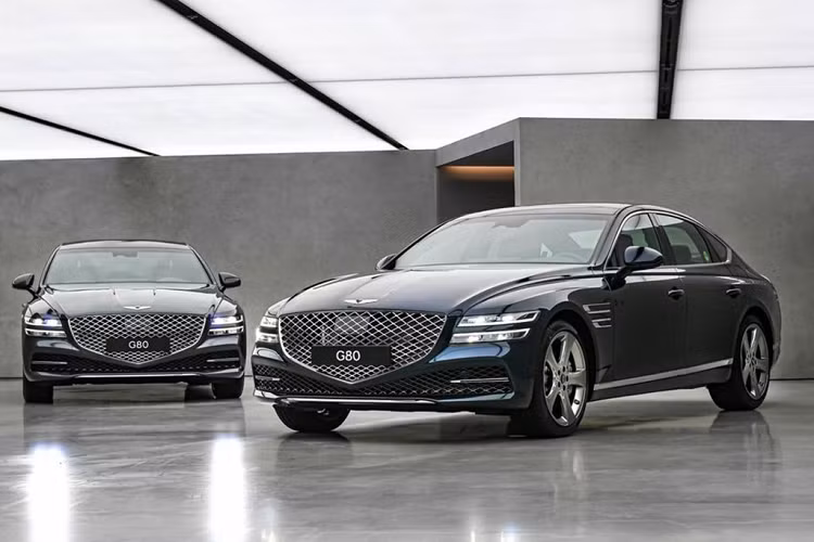 Genesis G80 2021 mới là một mẫu sedan hạng sang cỡ trung tới từ Hàn Quốc. Mẫu xe này là đối thủ cạnh tranh trực tiếp với những cái tên như E-Class của Mercedes-Benz, 5-Series của BMW hay A6 của Audi...