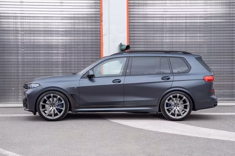 Dahler còn giới thiệu các nâng cấp khác dành riêng cho BMW X7, bao gồm cả việc tăng sức mạnh cho tất cả các phiên bản động cơ hiện có sẵn tại thị trường châu Âu.
