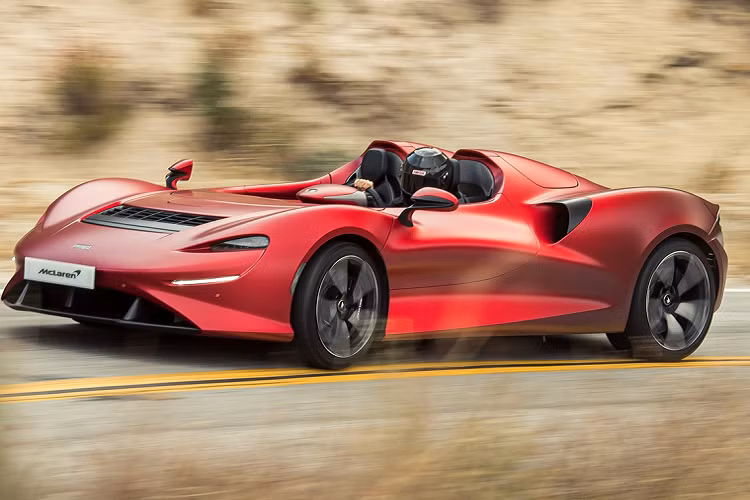Ra mắt vào tháng 11/2019, McLaren Elva hoàn toàn mới lấy cảm hứng từ những mẫu xe đua M1A, M1B và M1C của những năm 1964-1967.