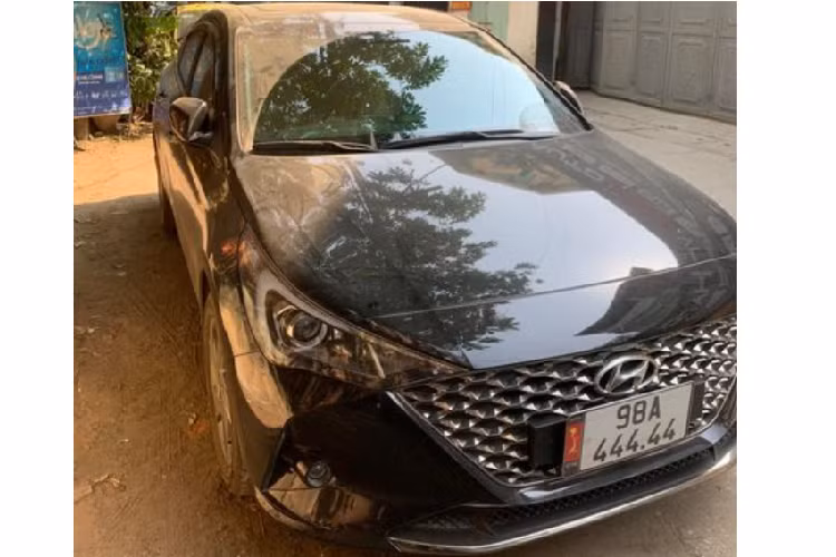 Hyundai Accent trung bien “ngu quy 4”, ban gan 900 trieu o Hung Yen-Hinh-2