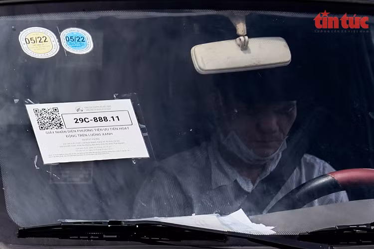 Un tac keo dai tai Cang Ha Noi sau khi noi long gian cach-Hinh-3