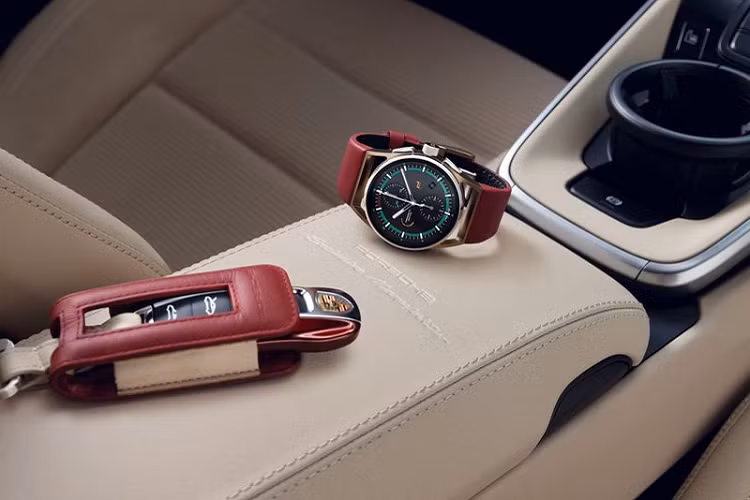 Các chi tiết nội thất và ngoại thất của Porsche 911 Targa 4S Heritage Design 2021 mới tái hiện những dấu ấn mang tính truyền thống của thương hiệu, song hành với công nghệ độc quyền dành cho phiên bản giới hạn được sản xuất từ nhà máy Porsche Exclusive Manufaktur.