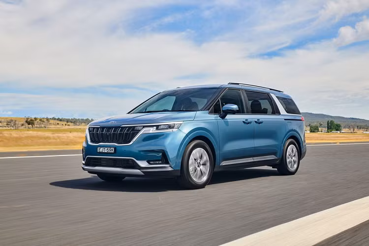 MPV Kia Sedona 2022 se doi ten voi nguoi dung the gioi