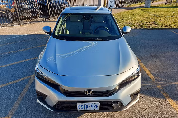 Hiện tại, hãng Honda vẫn chưa công bố giá xe Honda Civic 2022 tại thị trường Bắc Mỹ. Civic 2022 được diễn đàn Civic 11 (Civic11Forum) tiết lộ giá bán giao động từ 21.700 – 28.300 USD (từ 500 – 652 triệu đồng).