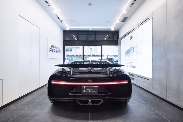 Bugatti mo showroom tai Nhat Ban, dam chat hang sieu xe Phap-Hinh-2