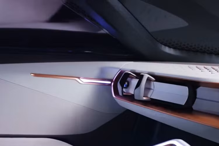 Hiện tại, BMW đang giữ bí mật hầu hết các thông số kỹ thuật cụ thể, chỉ đơn giản nói rằng i4 sẽ cung cấp 523 mã lực, giả định là dành cho bản M Performance với khả năng gia tốc từ 0-100 km/h trong khoảng 4 giây. 