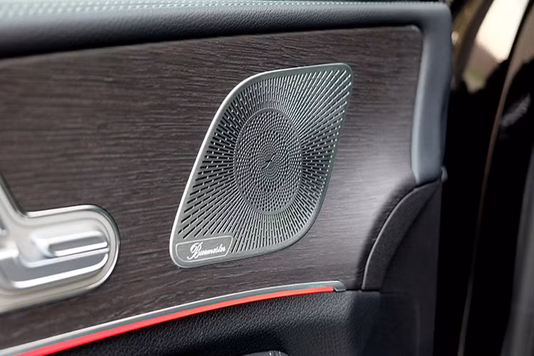 Được biết, GLE 300 d 4MATIC AMG Dynamic lắp ráp tại Thái chỉ phục vụ cho thị trường nội địa Thái và không có kế hoạch xuất khẩu ra các nước trong khu vực ASEAN, bao gồm Việt Nam.
