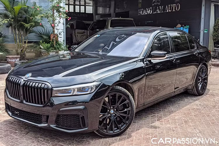 Với sự khéo léo của đội ngũ nâng cấp, chiếc BMW 7 Series F02 này dường như đã thành công trải qua cuộc “phẫu thuật trẻ hóa”. Để thực hiện việc nâng cấp, chủ sở hữu đã phải bỏ ra số tiền tổng cộng khoảng 550 triệu Đồng. Được biết, riêng hệ thống đèn chiếu sáng đặt chính hãng đã có giá lên tới 200 triệu Đồng, bộ mâm có giá bán hơn 70 triệu Đồng,…