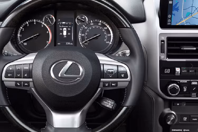 Ngoài ra, hệ thống điều khiển giải trí đa phương tiện trên Lexus GX 2022 cũng được nâng cấp kết nối điện thoại thông minh, tích hợp định vị Navigation, giúp đa dạng nhu cầu trải nghiệm của người lái cũng như tăng cường tiện nghi cho khoang lái.