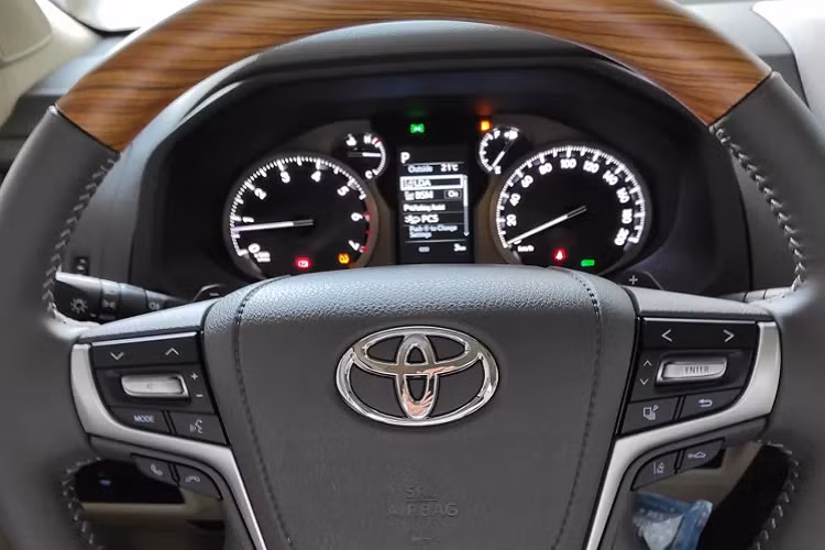 Nhờ những nâng cấp mới, dòng xe SUV này có thể thu hút được tệp khách hàng ở độ tuổi trung niên có điều kiện kinh tế khá giả, mua xe theo kiểu “ăn chắc mặc bền”.