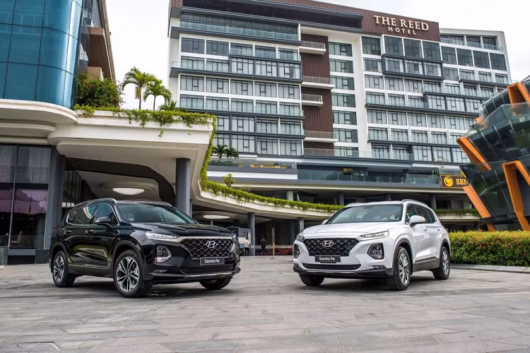 Hyundai SantaFe 2021 ra mat, doi cu 