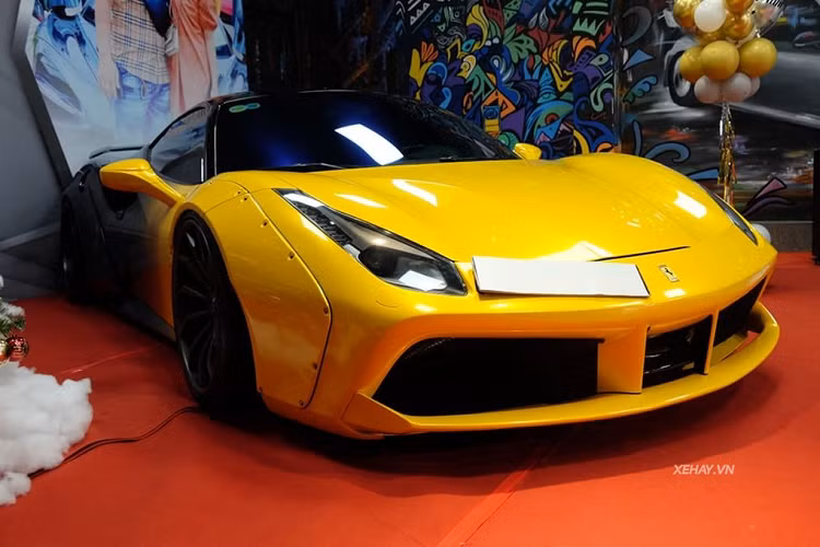 Hình ảnh chụp hồi cuối tháng 12/2020, vào dịp siêu phẩm Ferrari 488 GTB độ Liberty Walk đón chủ nhân mới