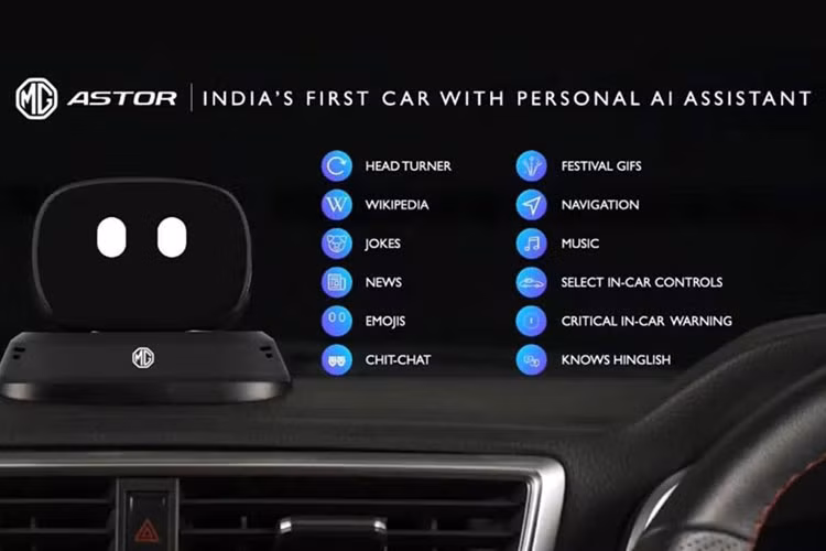 Trong khi đó, bản Smart được trang bị gương chiếu hậu có sấy/gập điện, đèn pha tự động, khóa kỹ thuật số sử dụng công nghệ Bluetooth, bảng đồng hồ kỹ thuật số với màn hình 7 inch, nút bấm khởi động máy, ghế bọc da, tính năng trợ lý ảo, túi khí bên sườn, hệ thống kiểm soát hành trình, cảnh báo áp suất lốp và hỗ trợ tốc độ.