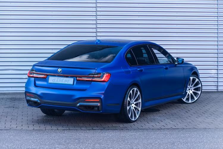 Bắt đầu với việc nâng cấp sức mạnh cho BMW 745Le xDrive thế hệ cũ, hãng độ Thụy Sĩ đã tăng công suất của khối động cơ I6 3.0L từ 282 mã lực lên 402 mã lực, momen xoắn cực đại đạt 600 Nm - tăng 150 Nm so với nguyên mẫu ban đầu.