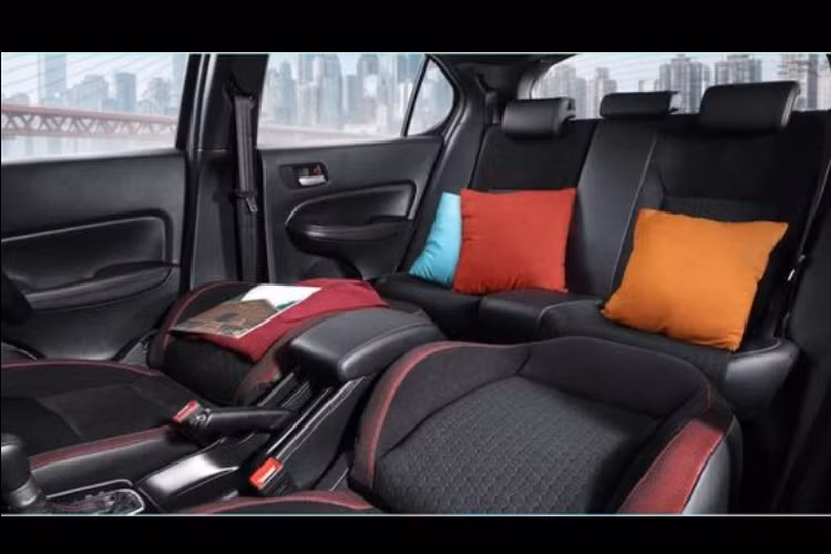 Được giới thiệu tại Indonesia để thay thế Honda Jazz, Honda City Hatchback hoàn toàn mới đã xuất sắc dẫn đầu bảng xếp hạng doanh số phân khúc hatchback giá rẻ tại đất nước này trong 3 tháng liên tiếp (4 - 5 -6/2021).