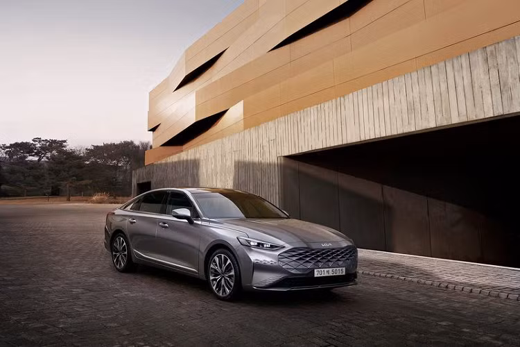 Kia K8 2022 lo dien, sedan dau bang thay the K7/Cadenza