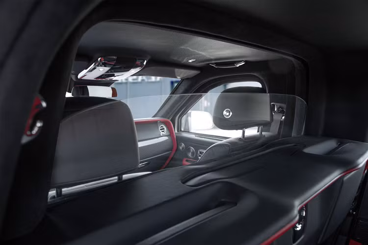 Hiện tại, Klassen vẫn chưa công bố giá xe Rolls-Royce Cullinan chống đạn này, nhưng chắc chắn giá bán sẽ cao hơn gấp nhiều lần so với giá gốc của Cullinan bởi lẽ thương hiệu đã phải can thiệp rất sâu vào việc sửa đổi, mở rộng và gia cố phần khung xe cũng như nâng cấp toàn bộ các chi tiết với tiêu chí vừa đảm bảo an toàn và vừa phải duy trì được tính sang trọng.