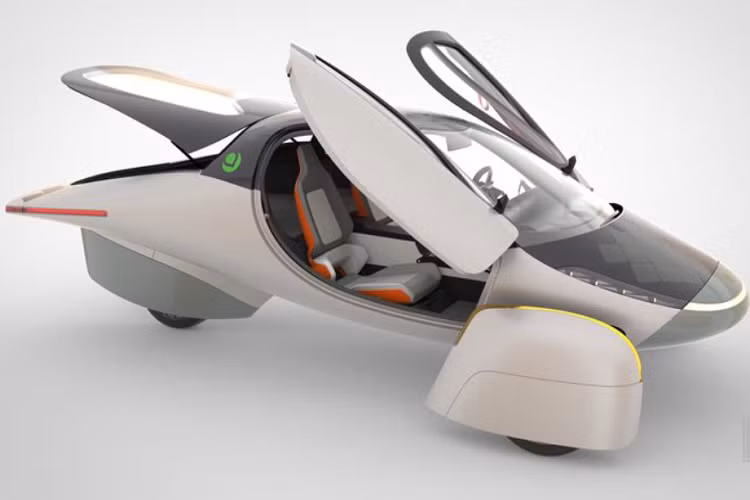 Với giá bán chỉ khoảng 25.900 USD (khoảng 589 triệu đồng), The Solar EV chạy điện được trang bị bộ pin 100 kWh và công nghệ sạc Never Charge độc đáo giúp xe có thể chạy cả năm mà không cần sạc.
