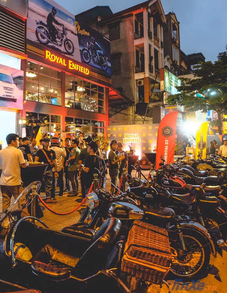 Doanh so kem, Royal Enfield chinh thuc roi thi truong Viet Nam-Hinh-2