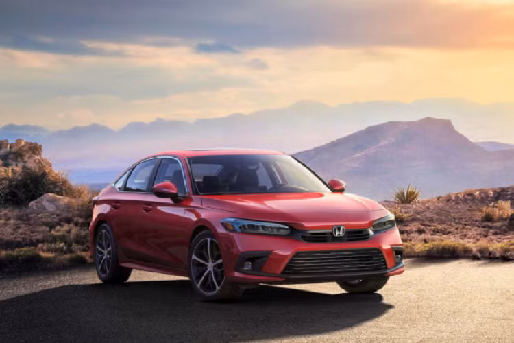 Trên thị trường, giá xe Honda Civic 2022 chưa được công bố - nó sẽ là đối thủ cạnh tranh trực tiếp với Mazda3, Kia Cerato/K3, Hyundai Elantra.