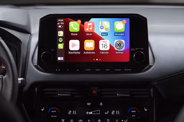 Hệ thống thông tin giải trí gồm màn hình cảm ứng 9 inch, kết nối NissanConnect, Android Auto và Apple CarPlay không dây. Hệ thống phát Wi-Fi trong xe có thể phục vụ 7 thiết bị cùng lúc.