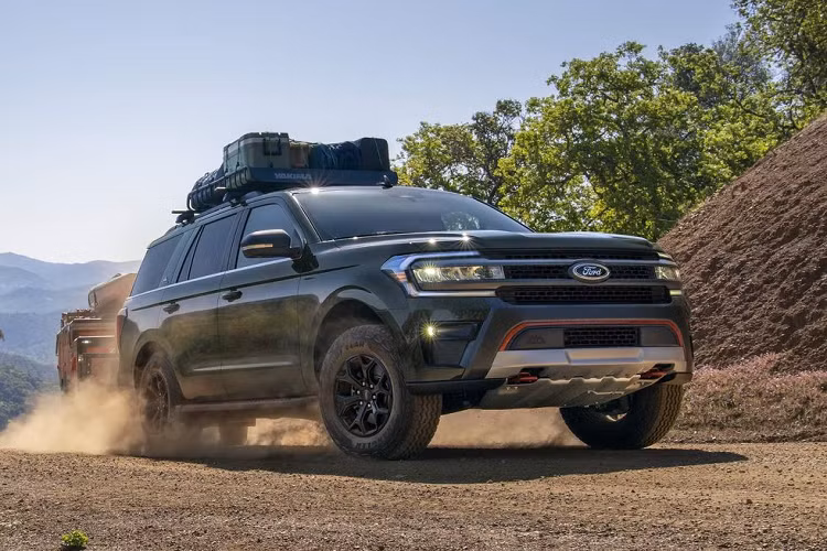  Mức giá xe Ford Expedition 2022 hiện chưa được công bố chính thức tại thị trường quê nhà Mỹ. Khách hàng Việt Nam nếu muốn sở hữu sẽ phải đặt mua xe dưới dạng nhập khẩu không chính hãng.