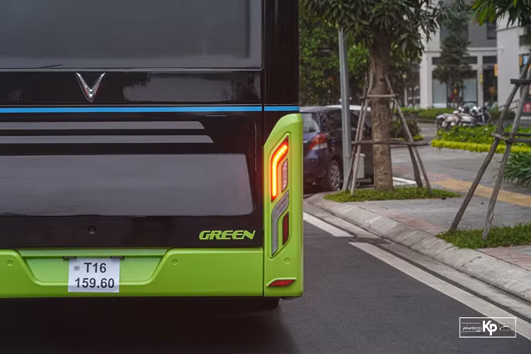 Theo quan sát của phóng viên, tại điểm tập kết, tập đoàn VinGroup cũng triển khai xây dựng, lắp đặt hệ thống phụ trợ nhằm giúp quá trình vận hành của VinBus thuận lợi hơn.