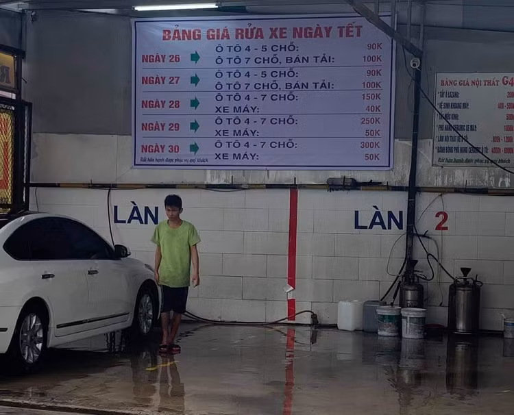 Gia rua oto cuoi nam tang vot, co noi len den 300.000 dong/xe