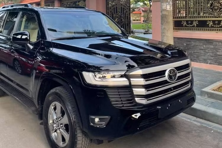 Theo như thông tin của giới luận biển, dãy số 38A-388.88 sẽ mang 2 ý nghĩa - đầu tiên là tách cặp 38 ra riêng sẽ có hàm ý may mắn, phát tài phát lộc, xua tan đi mọi điều xấu. Còn 3 con số 8 còn lại được giới luận biển gọi là tam hoa 8, tượng trưng tiền tài, công việc thăng tiến như diều gặp gió.