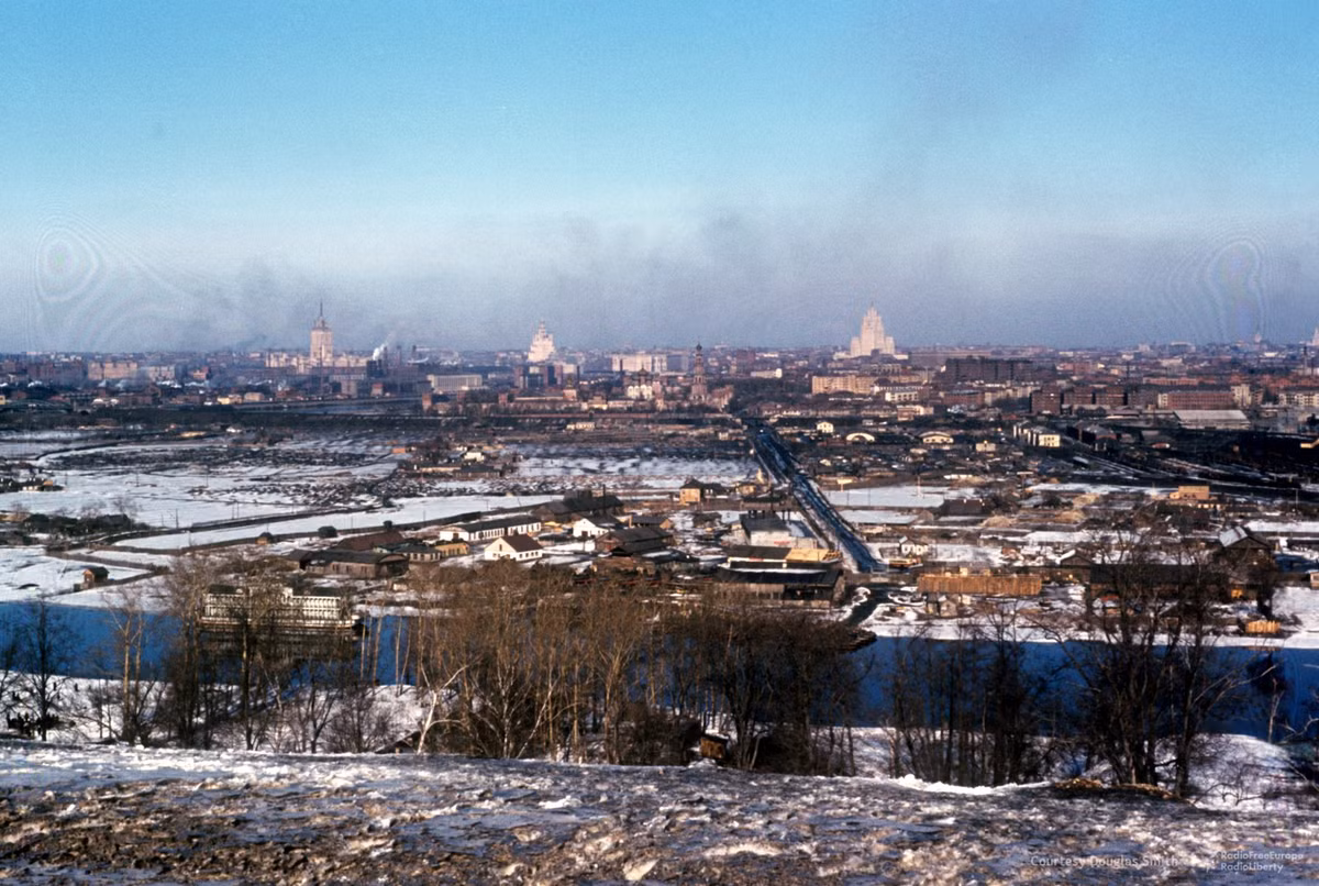 Khung cảnh nhìn từ Đồi Lenin bên bờ sông Moscow. Ảnh: Russiatrek.org.