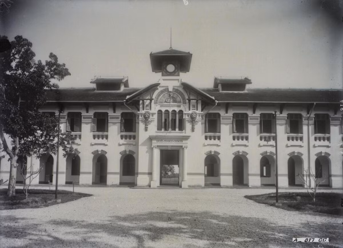 Trung học Pháp - Hoa, được xây dựng từ năm 1908, nay là trường Đại học Sài Gòn. Ảnh tư liệu.