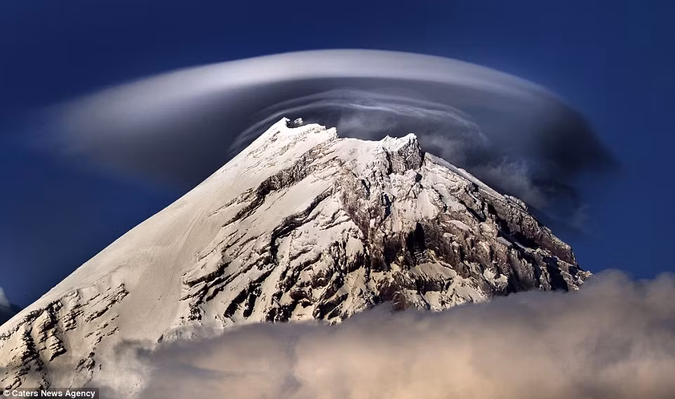 Mặc dù phải đi hàng ngàn dặm để đến được nơi này nhưng nhiếp ảnh gia Vladimir nghĩ Kamchatka là nơi ngoạn mục nhất trên thế giới để chụp ảnh.