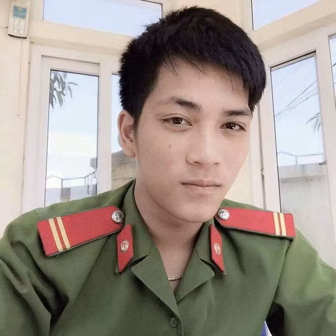 Xe cuu hoa gap tai nan, chien si tre hy sinh