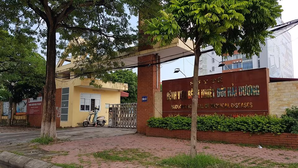 Hai Duong: Mot gia dinh nhieu nguoi nhiem COVID-19 lien quan o dich The gioi bo tuoi